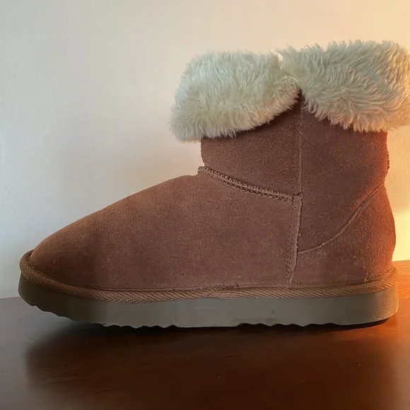 Style & Co. Tan Ankle Boots with Cream Fur Trim Women’s Size 8 - Picture 4 of 7